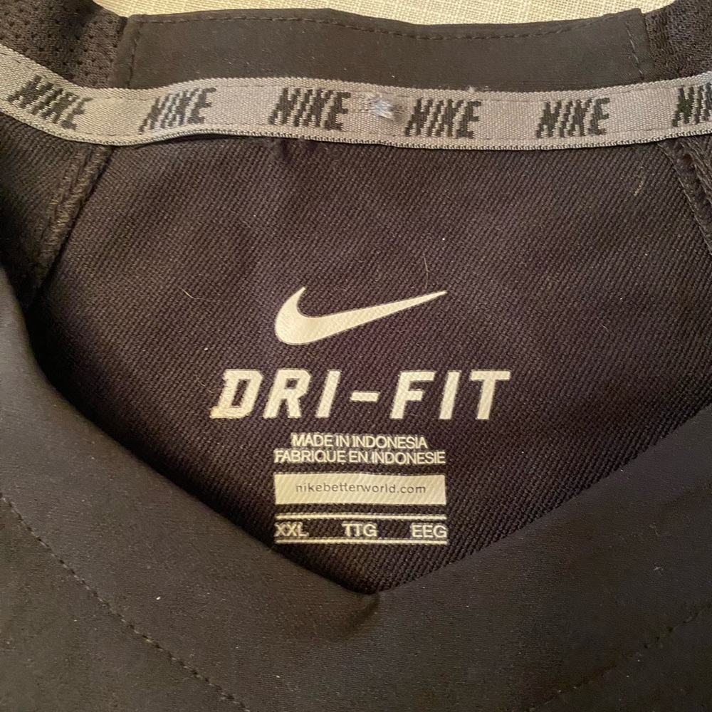 Nike Dri-Fit Pull Over - Picture 2 of 4